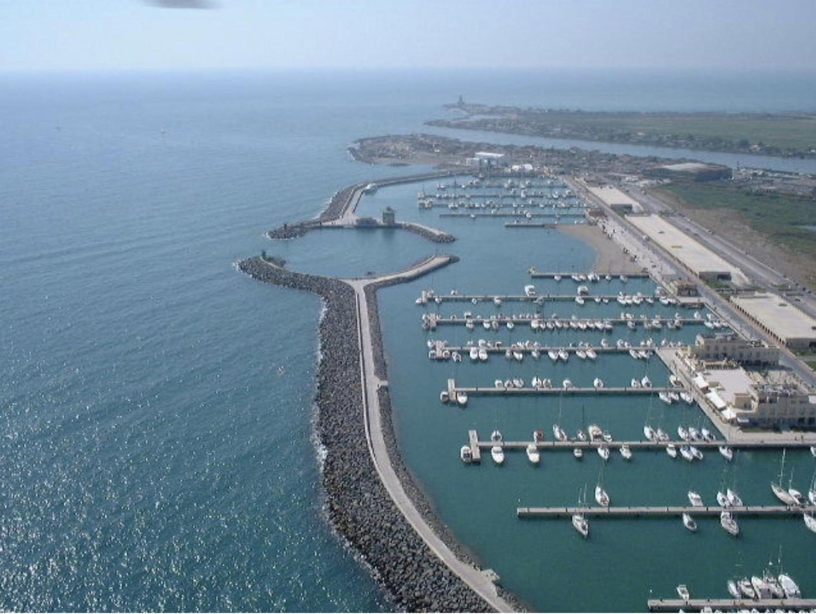 Piuma Celeste A Due Passi Dal Mare E Dal Centro Storico ลิโด ดิ ออสเตีย ภายนอก รูปภาพ